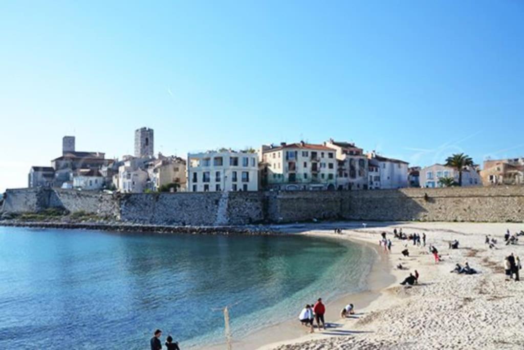 Studio En Plein Coeur Du Vieil Antibes, Vue Sur Place Romantique Exterior foto